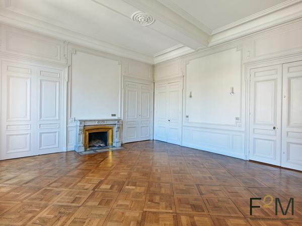 AINAY APPARTEMENT D’EXCEPTION 185 M2 ENTIÈREMENT RÉNOVÉ A LOUER