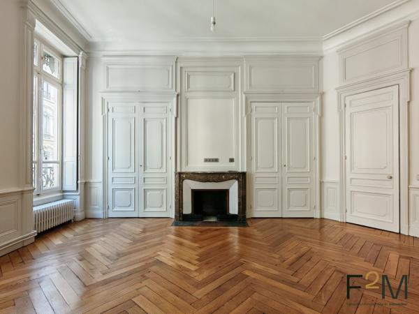AINAY APPARTEMENT D’EXCEPTION 185 M2 ENTIÈREMENT RÉNOVÉ A LOUER