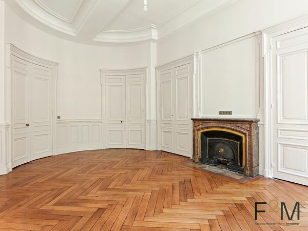 AINAY APPARTEMENT D’EXCEPTION 185 M2 ENTIÈREMENT RÉNOVÉ A LOUER