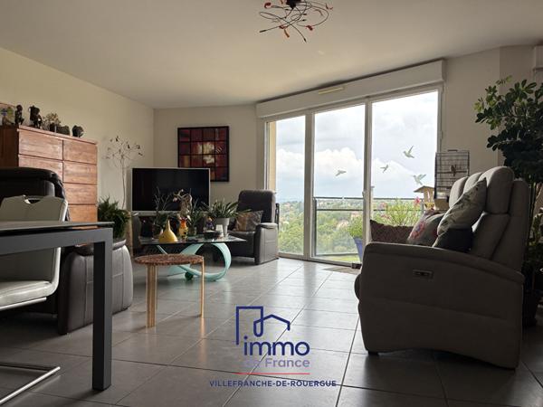 Appartement 100 m² avec terrasse, box et parking