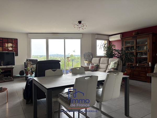 Appartement 100 m² avec terrasse, box et parking