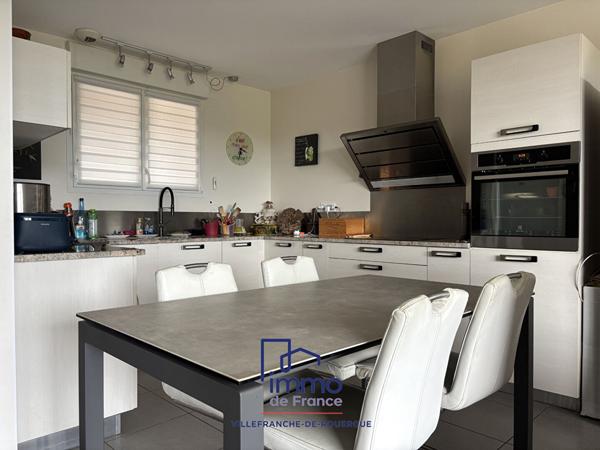 Appartement 100 m² avec terrasse, box et parking