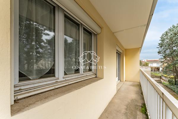Appartement avec balcon et place de parking