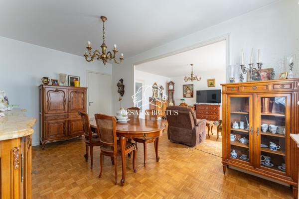 Appartement avec balcon et place de parking