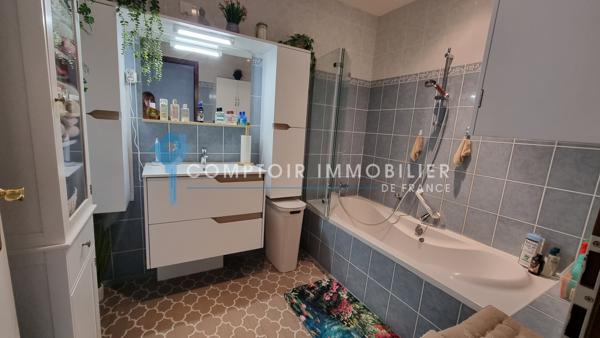 Villa
                                                                                                                                                                                                                                                                                                                        4 pièce(s)                                                                                                                                                                                                          3 chambre(s)                                                                                                                                                                                                          70  m²