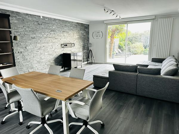 Couëron (44220) A COUERON GRANDE MAISON A VENDRE AVEC GRAND STOCKAGE (idéal artisans, familles, professions libérales) CENTRE