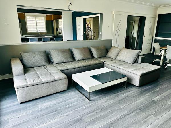 Couëron (44220) A COUERON GRANDE MAISON A VENDRE AVEC GRAND STOCKAGE (idéal artisans, familles, professions libérales) CENTRE