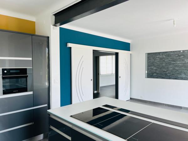 Couëron (44220) A COUERON GRANDE MAISON A VENDRE AVEC GRAND STOCKAGE (idéal artisans, familles, professions libérales) CENTRE