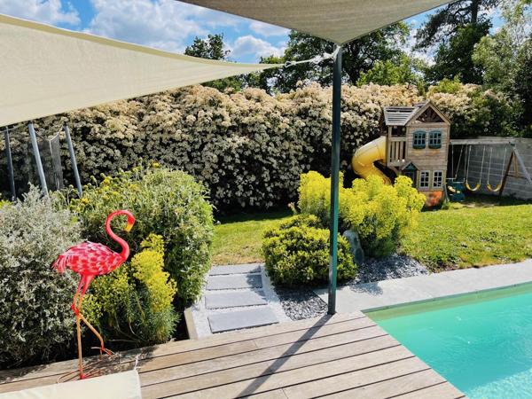 Couëron (44220) A COUERON GRANDE MAISON A VENDRE AVEC GRAND STOCKAGE (idéal artisans, familles, professions libérales) CENTRE