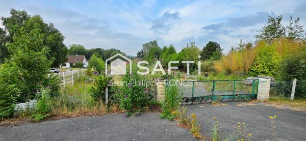 Terrain constructible viabilisé de 1 868 m²