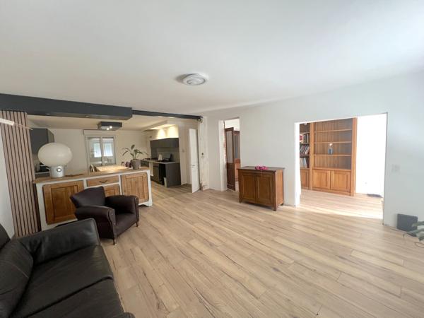 Chambre individuelle de 20m² dans une maison en colocation