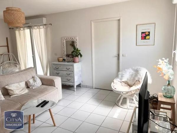 Appartement à louer 2 pièces 54.7m² Niort (79000)