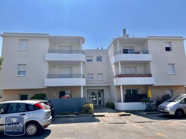Appartement à louer 2 pièces 54.7m² Niort (79000)