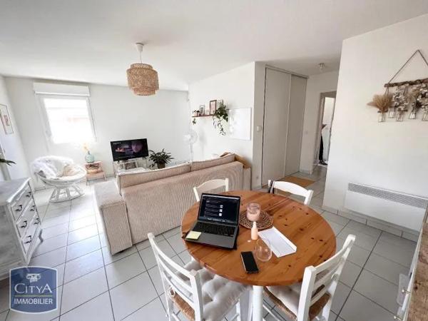 Appartement à louer 2 pièces 54.7m² Niort (79000)