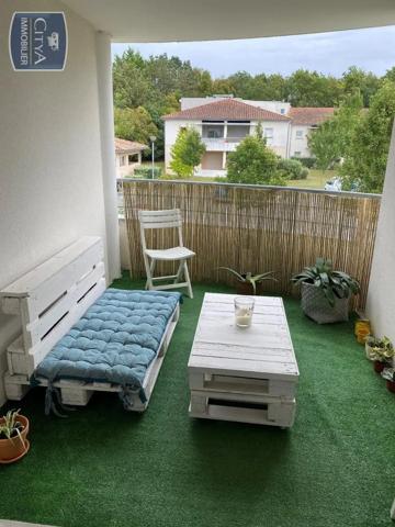 Appartement à louer 2 pièces 54.7m² Niort (79000)