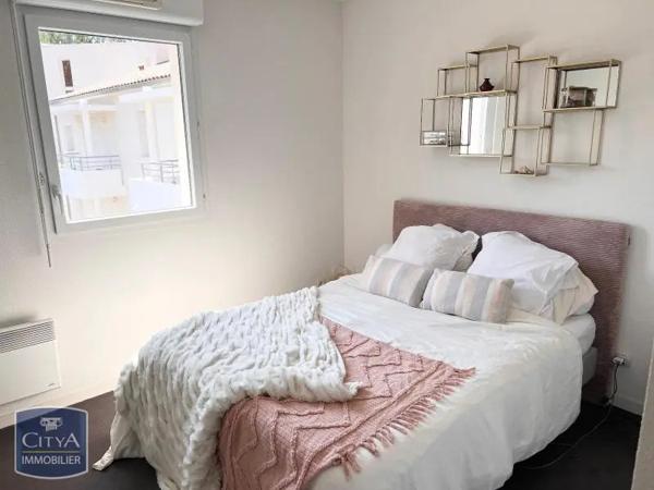 Appartement à louer 2 pièces 54.7m² Niort (79000)