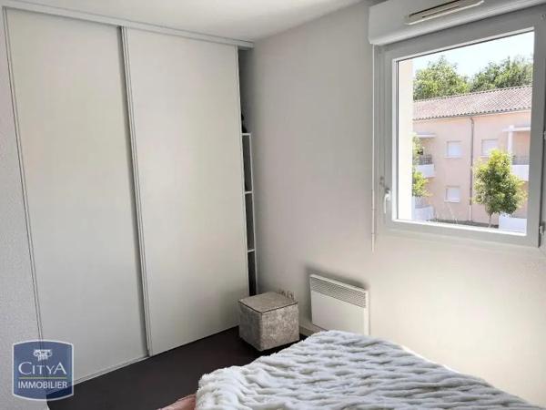 Appartement à louer 2 pièces 54.7m² Niort (79000)