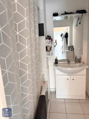 Appartement à louer 2 pièces 54.7m² Niort (79000)