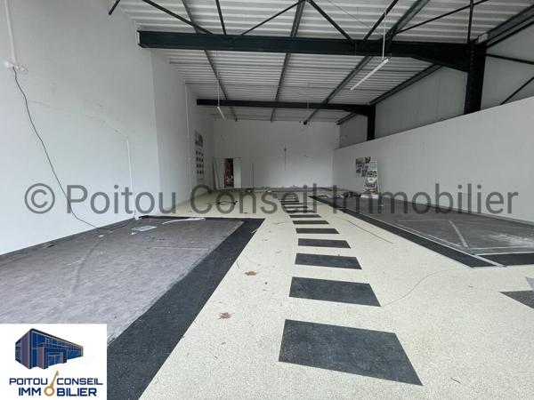 CELLULE DE 350M2 AVEC VISIBILITE SUR AXE PASSANT MAJEUR