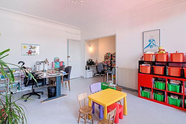 A VENDRE en EXLUSIVITE à DRAGUIGNAN - Idéal investisseur, local professionnel 149m²