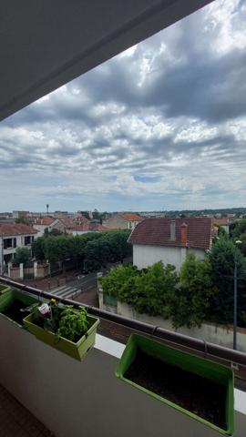 LA VARENNE SAINT-HILAIRE - APPARTEMENT 3 PIECES