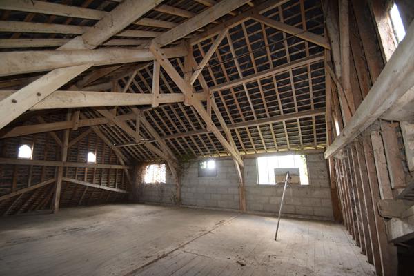 Maison à fort potentiel sur la commune de AUVERSE