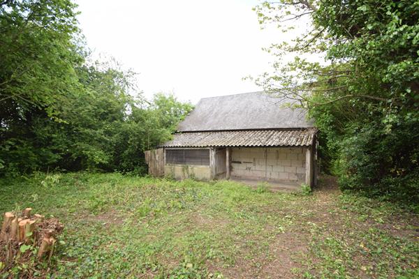 Maison à fort potentiel sur la commune de AUVERSE