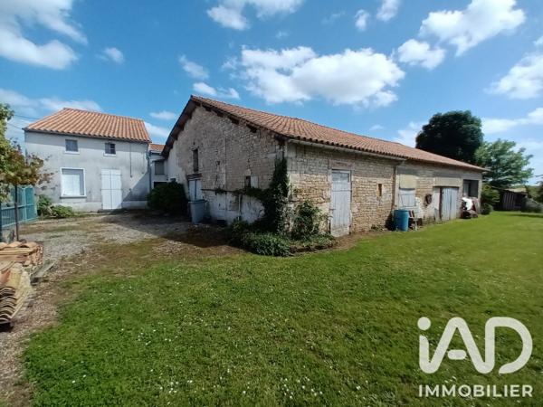 Immeuble à vendre 686 m² Lusseray
