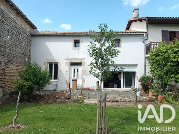 Immeuble à vendre 686 m² Lusseray