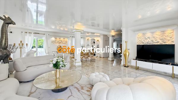 Vente Maison283,81 m² - 8 Pièces - SANTENY (94440)