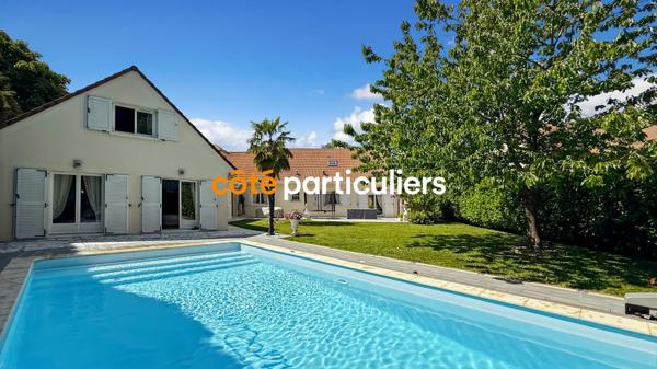 Vente Maison283,81 m² - 8 Pièces - SANTENY (94440)