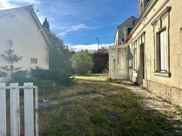 Longére à vendre avec grange et dépendances à Saumur (49400) 5 mn de la Gare - Ensemble de 350 m²