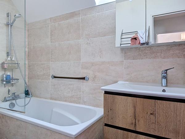 Appartement  T3 Angers la madeleine avec balcon et stationnement
