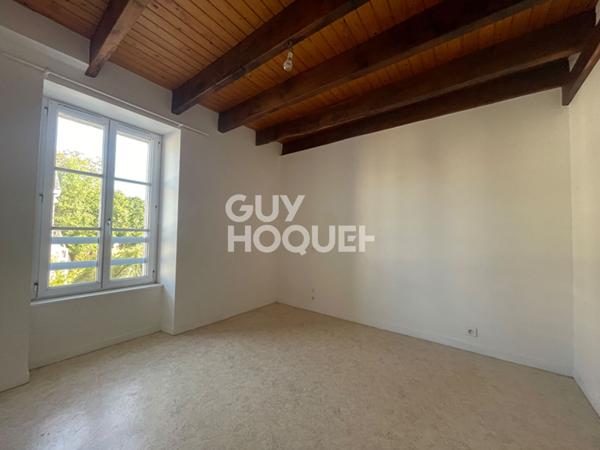 Maison en pierre à vendre dans le bourg de Plumelec