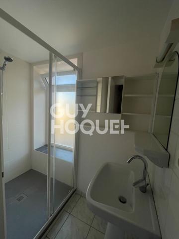 Maison en pierre à vendre dans le bourg de Plumelec