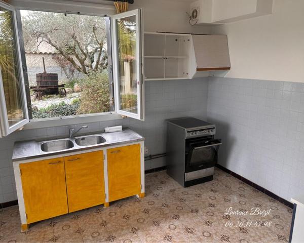 En exclusivité à Oraison, Maison individuelle de  217 m2 sur un terrain clos et arboré de  plus de 1500 m²