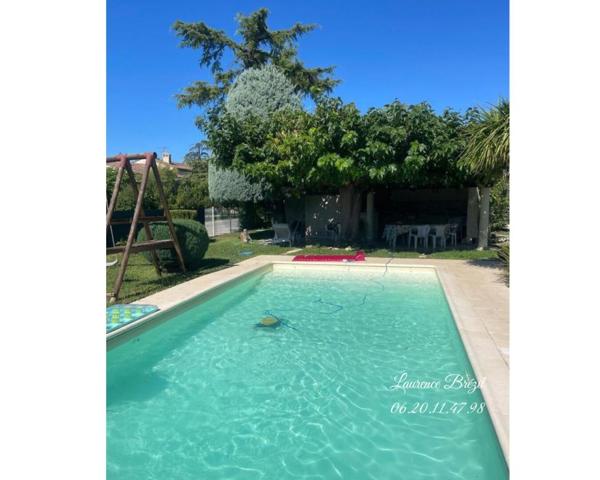 En exclusivité à Oraison, Maison individuelle de  217 m2 sur un terrain clos et arboré de  plus de 1500 m²