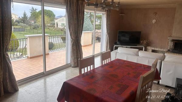 En exclusivité à Oraison, Maison individuelle de  217 m2 sur un terrain clos et arboré de  plus de 1500 m²