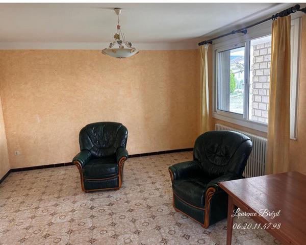 En exclusivité à Oraison, Maison individuelle de  217 m2 sur un terrain clos et arboré de  plus de 1500 m²