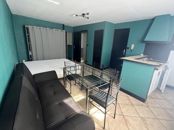 Appartement à louer 400 € CC Châteauroux 1 pièce 26 m² DPE E