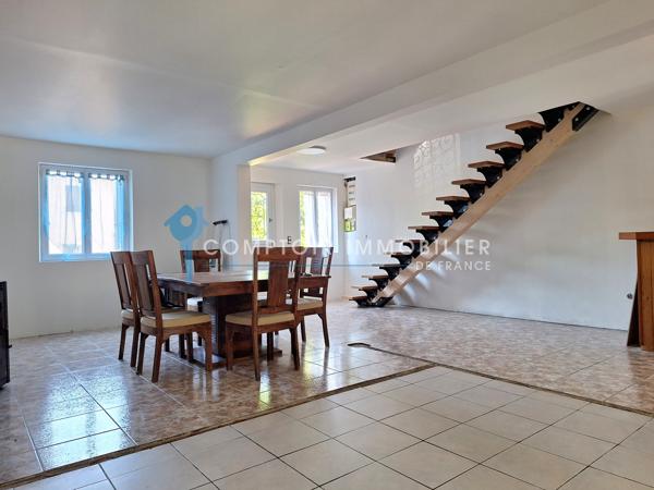 Maison de village
                                                                                                                                                                                                                                                                                                                        4 pièce(s)                                                                                                                                                                                                          3 chambre(s)                                                                                                                                                                                                          123  m²