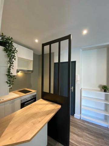 Appartement à louer 2 pièces THURINS (69)