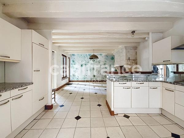 Maison d'exception Tours centre avec garage et jardin