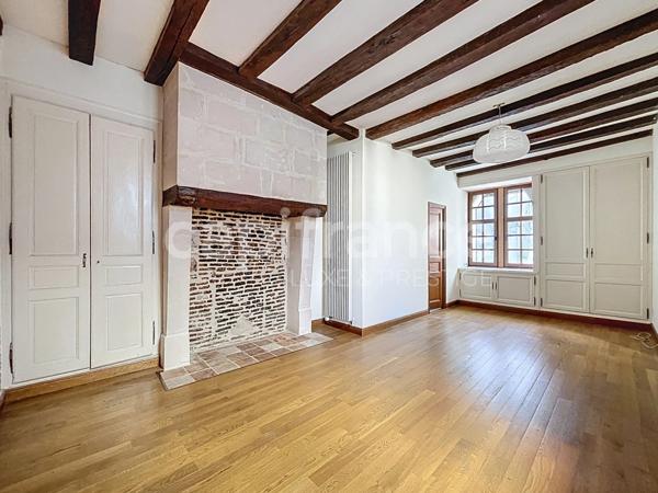 Maison d'exception Tours centre avec garage et jardin