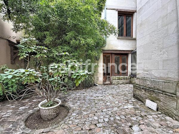 Maison d'exception Tours centre avec garage et jardin