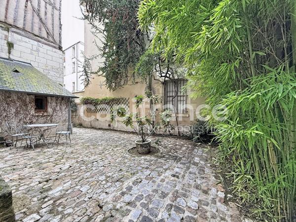 Maison d'exception Tours centre avec garage et jardin