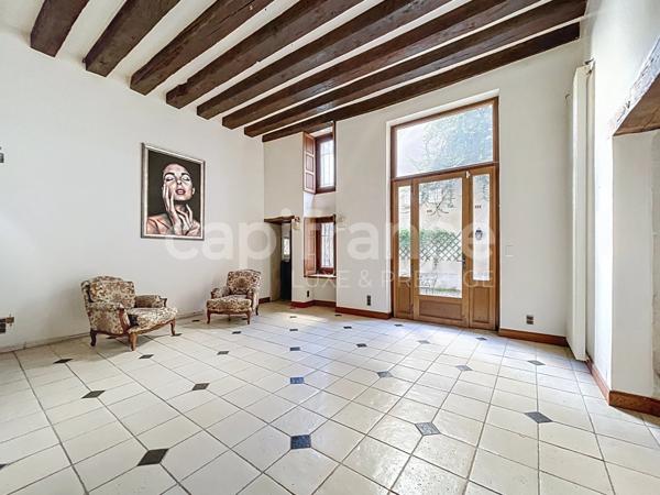 Maison d'exception Tours centre avec garage et jardin