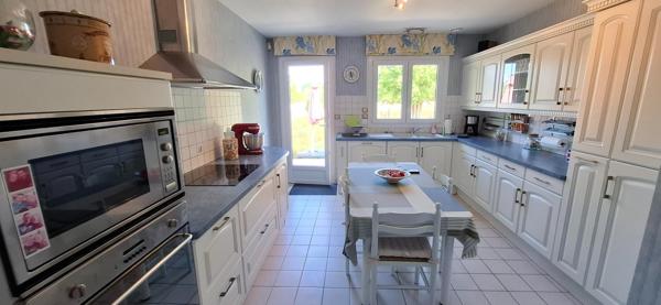 Situé sur la commune très prisé de Chambry, proche de toutes les commodités !