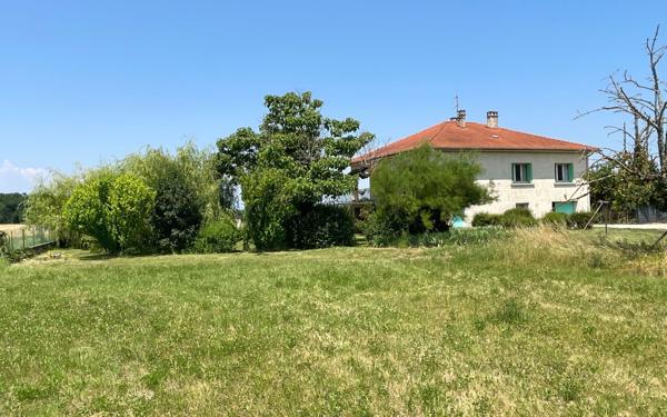 Maison à vendre    5 pièces •  Marches