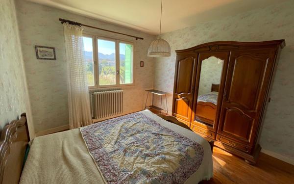 Maison à vendre    5 pièces •  Marches